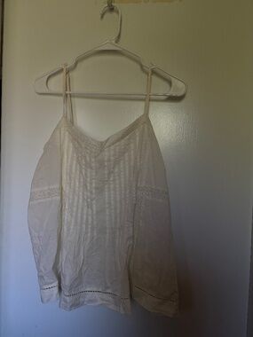 Universal Thread Size L White Lace Top